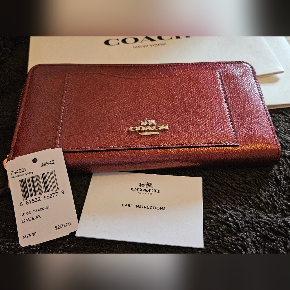 Coach Accordion Zip Wallet - Picture 8 of 8